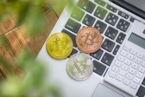 チャットレディ,仮想通貨