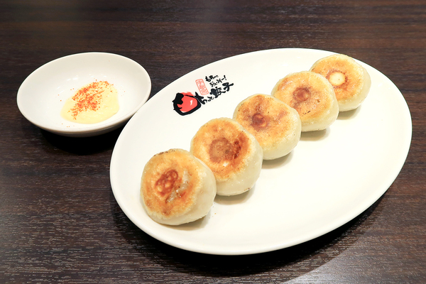 餃子を食べる時の様子