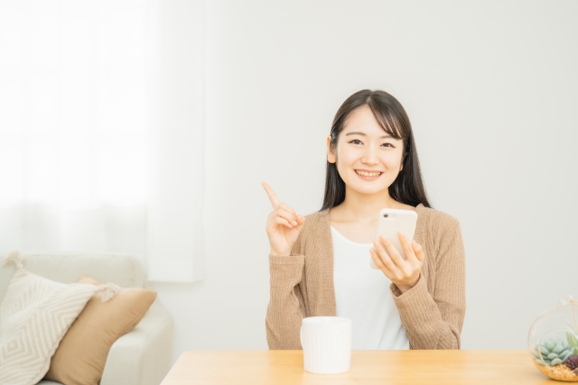 チャットレディのお仕事をしている女性