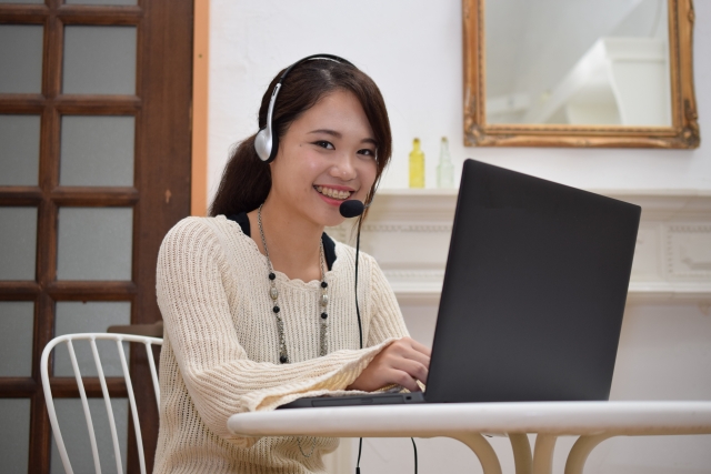 チャットレディをやっている女性