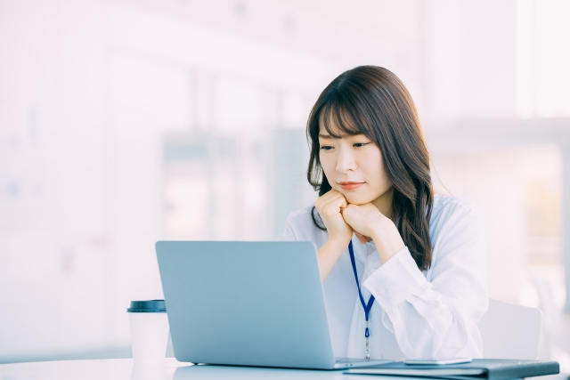 事務所の移籍を考えるチャットレディ